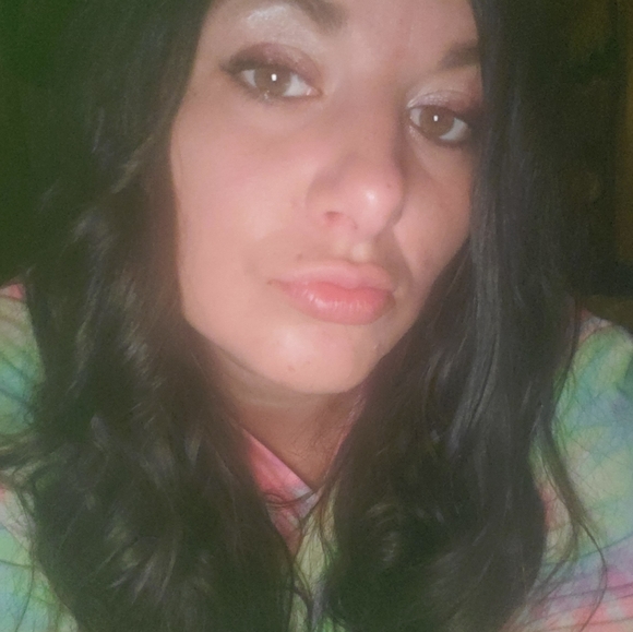 Meet your Posher, Meghan - Picture 2 of 4